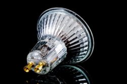 Hur man väljer en glödlampa för infällda strålkastare
