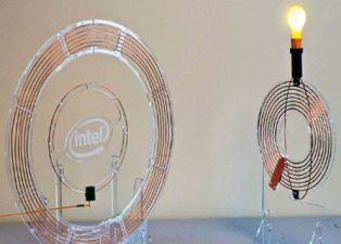 Intel WREL bezvadu tehnoloģijas demonstrācija
