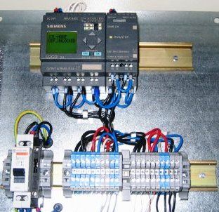 Pemakaian pengawal logik boleh diprogram (PLC) dalam sistem automasi rumah