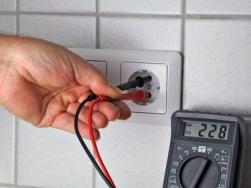 Как безопасно да използвате домашното електрическо окабеляване с домакински уреди