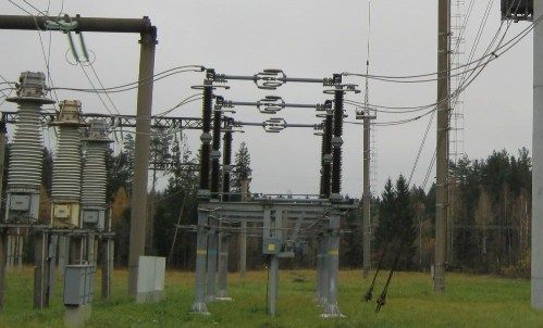 atdalītāja tips uz sadales iekārtām - 330 kV