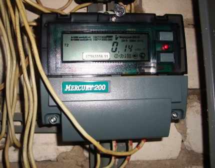 Medidor de eletricidade de duas tarifas
