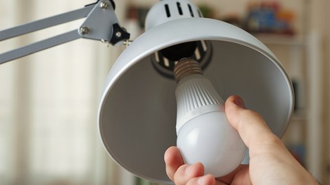 Kāpēc LED lampas izdeg