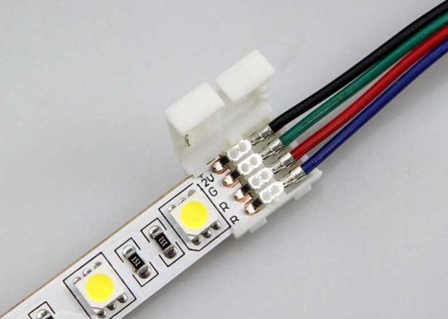 Anschlüsse zum Anschließen des LED-Streifens ohne Löten