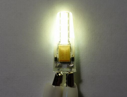 Licht von einer minderwertigen LED-Lampe
