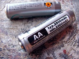 Apakah kapasiti bateri dan apa yang bergantung kepada