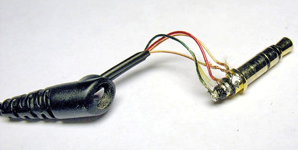 Ремонт на кабел за слушалки
