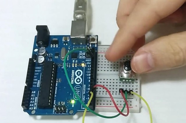 Bagaimana untuk menyambung pengekod tambahan kepada Arduino