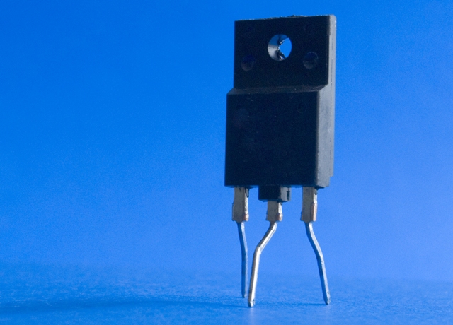 MOSFET lauka efekta tranzistors