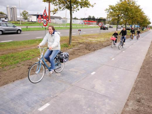 Слънчева велосипедна пътека в Холандия