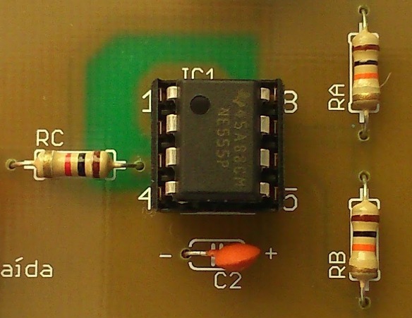 Népszerű integrált áramköri NE555