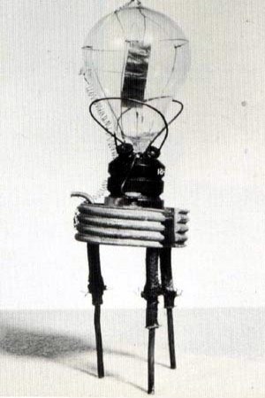Pirmā vakuuma diode